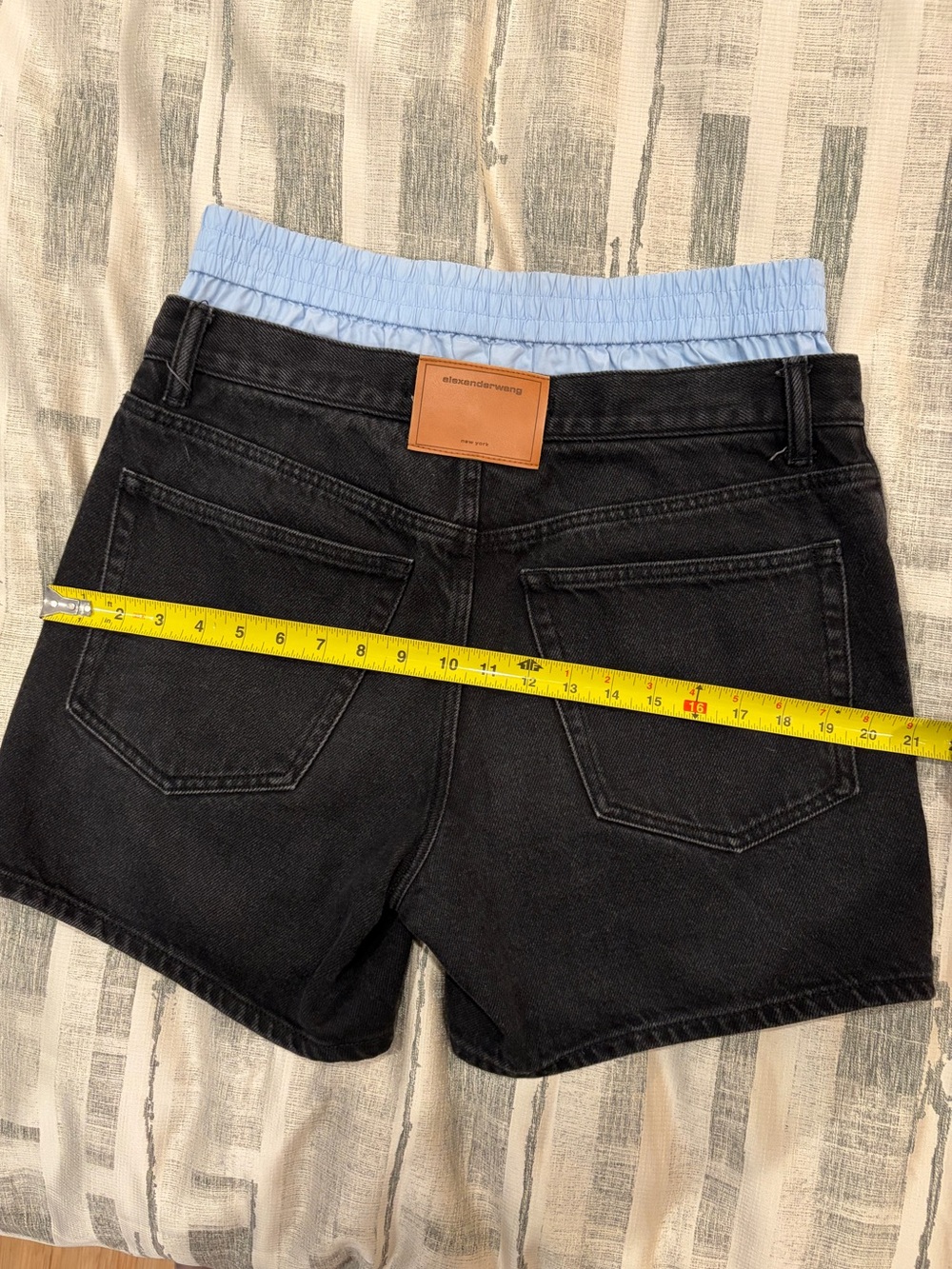 Alexander Wang Black High-Rise Denim Shorts with Contrast Waistband - Picture 10 of 10